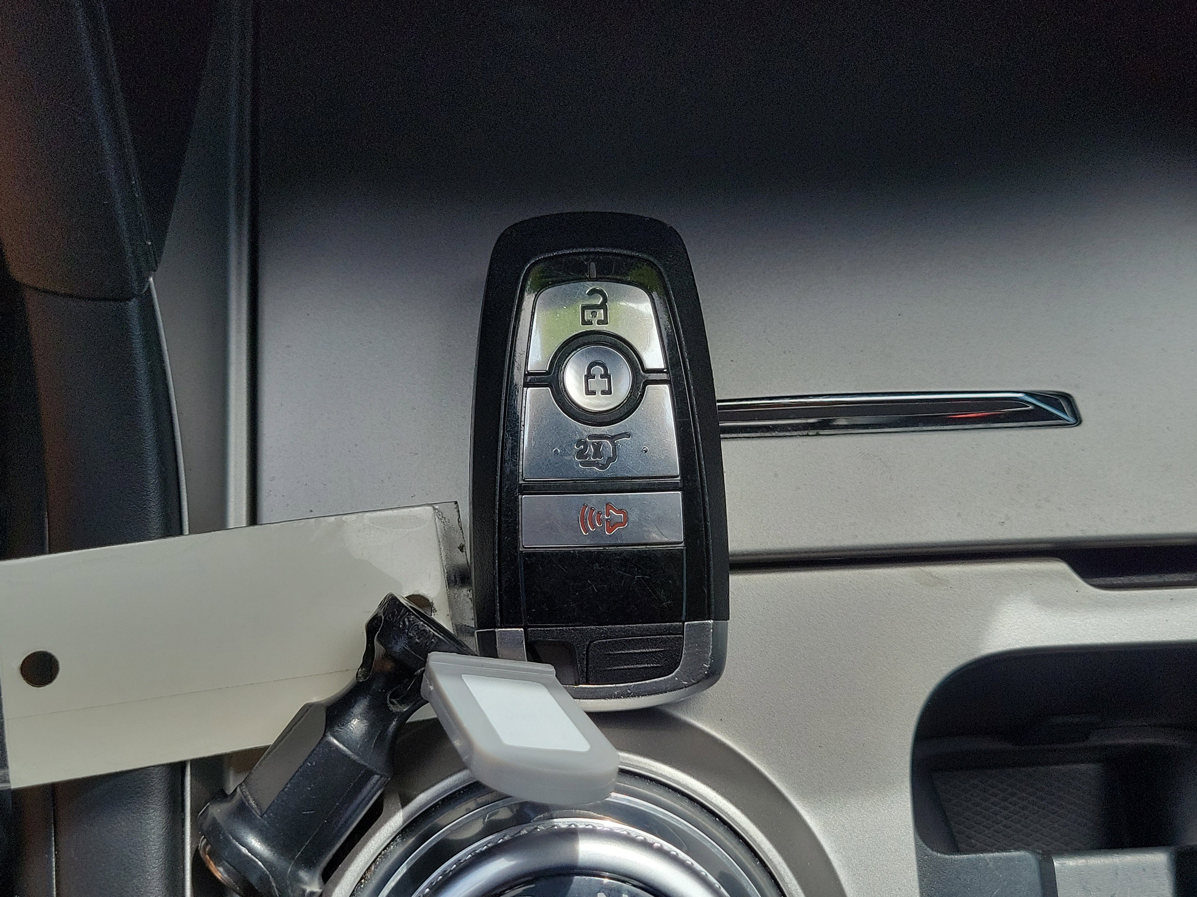 Used 2020 Ford Explorer XLT w/ Class III Trailer Tow Package RWD image 31