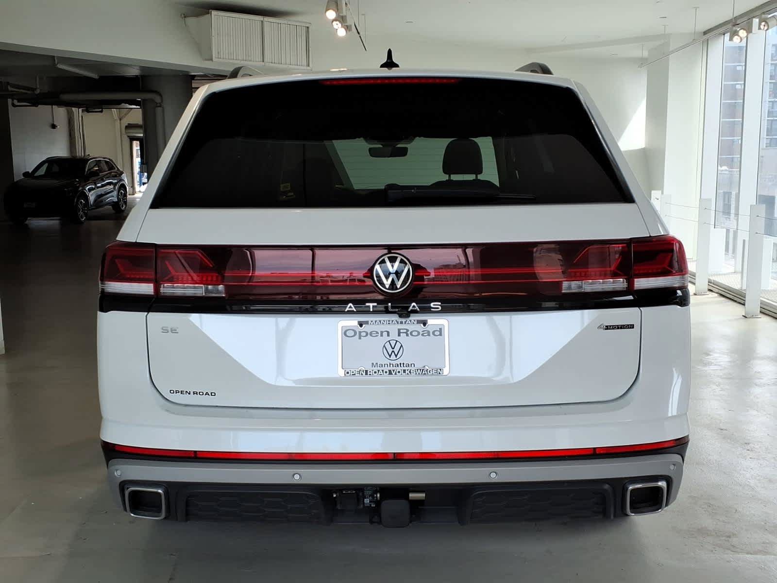 Used 2026 Volkswagen Atlas Peak Edition AWD/4WD image 5