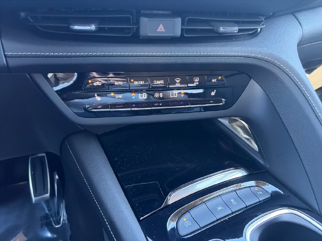 Used 2023 Buick Envision Preferred FWD image 18