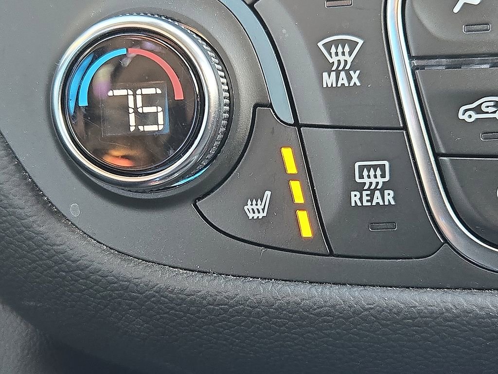 Used 2023 Chevrolet Equinox LT image 30