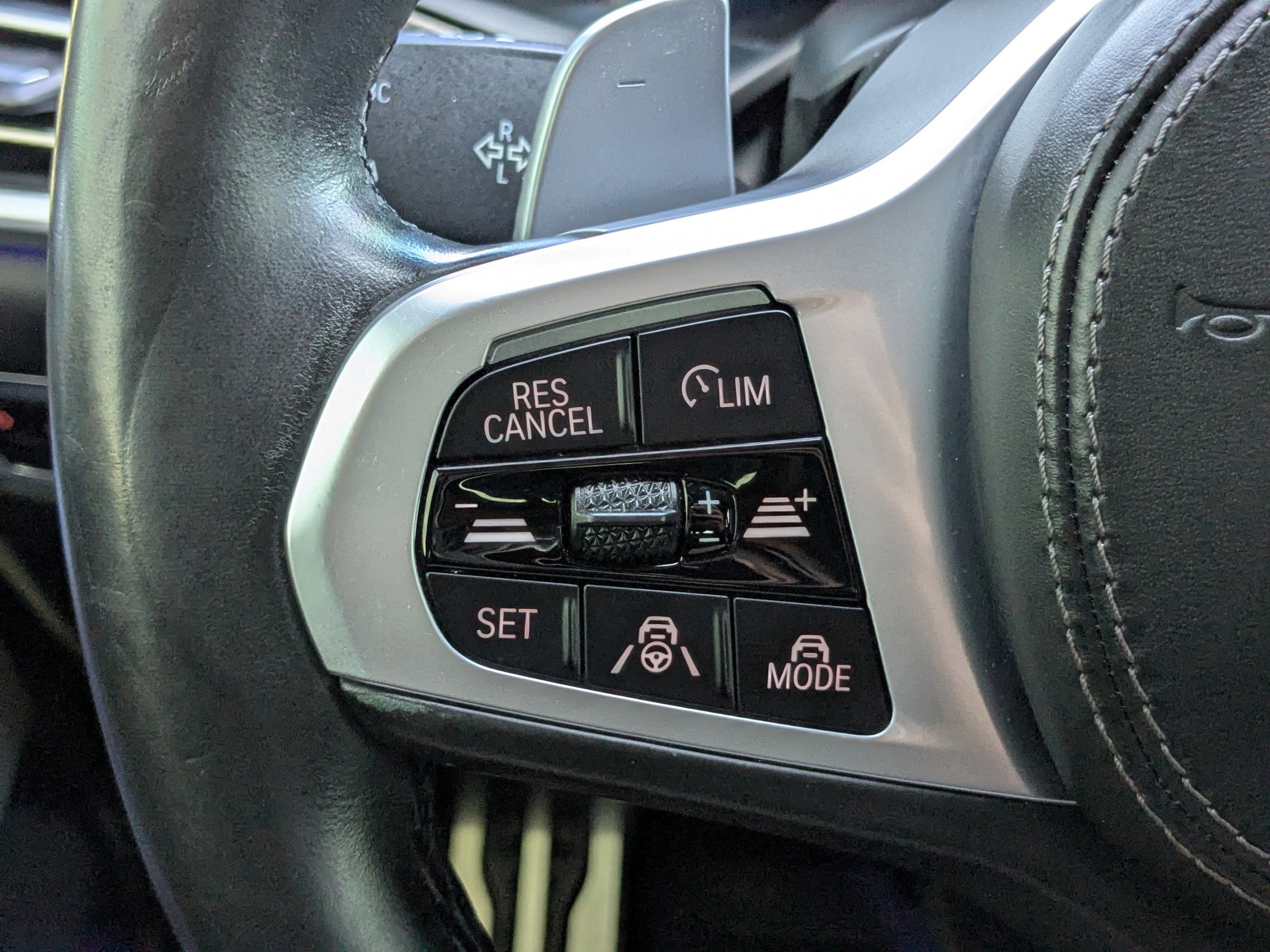 Used 2020 BMW X6 M50i w/ Executive Package AWD/4WD image 27