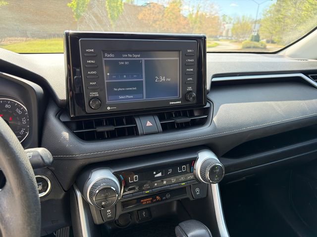 Used 2022 Toyota RAV4 XLE image 27