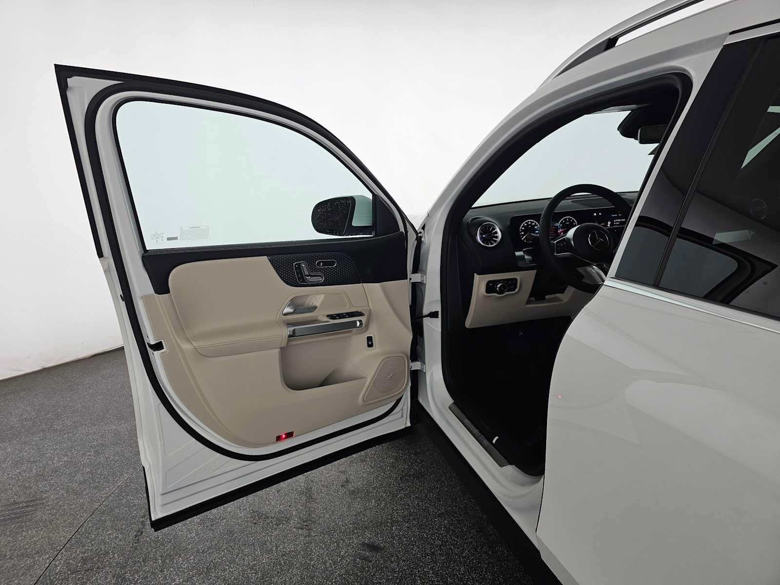 New 2026 Mercedes-Benz GLB 250 image 19
