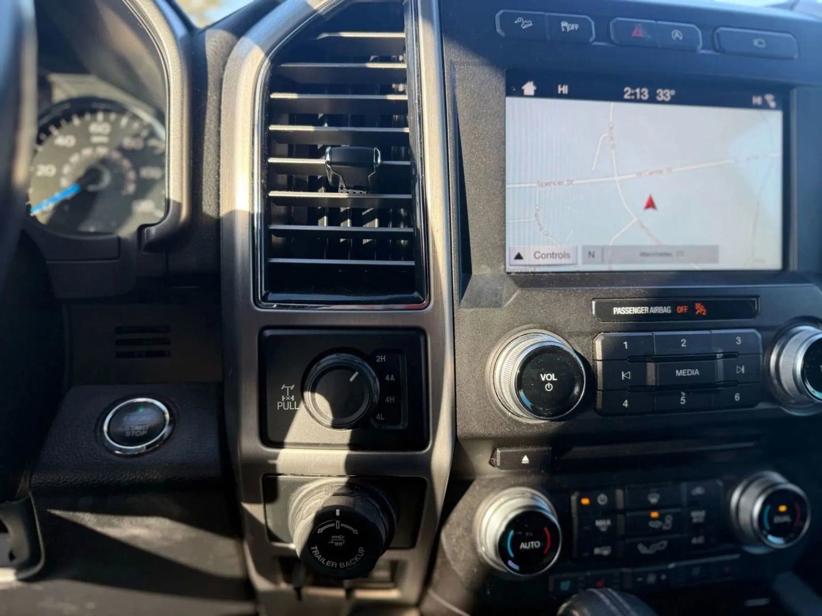 Used 2017 Ford F150 Platinum w/ Equipment Group 701A Luxury image 43