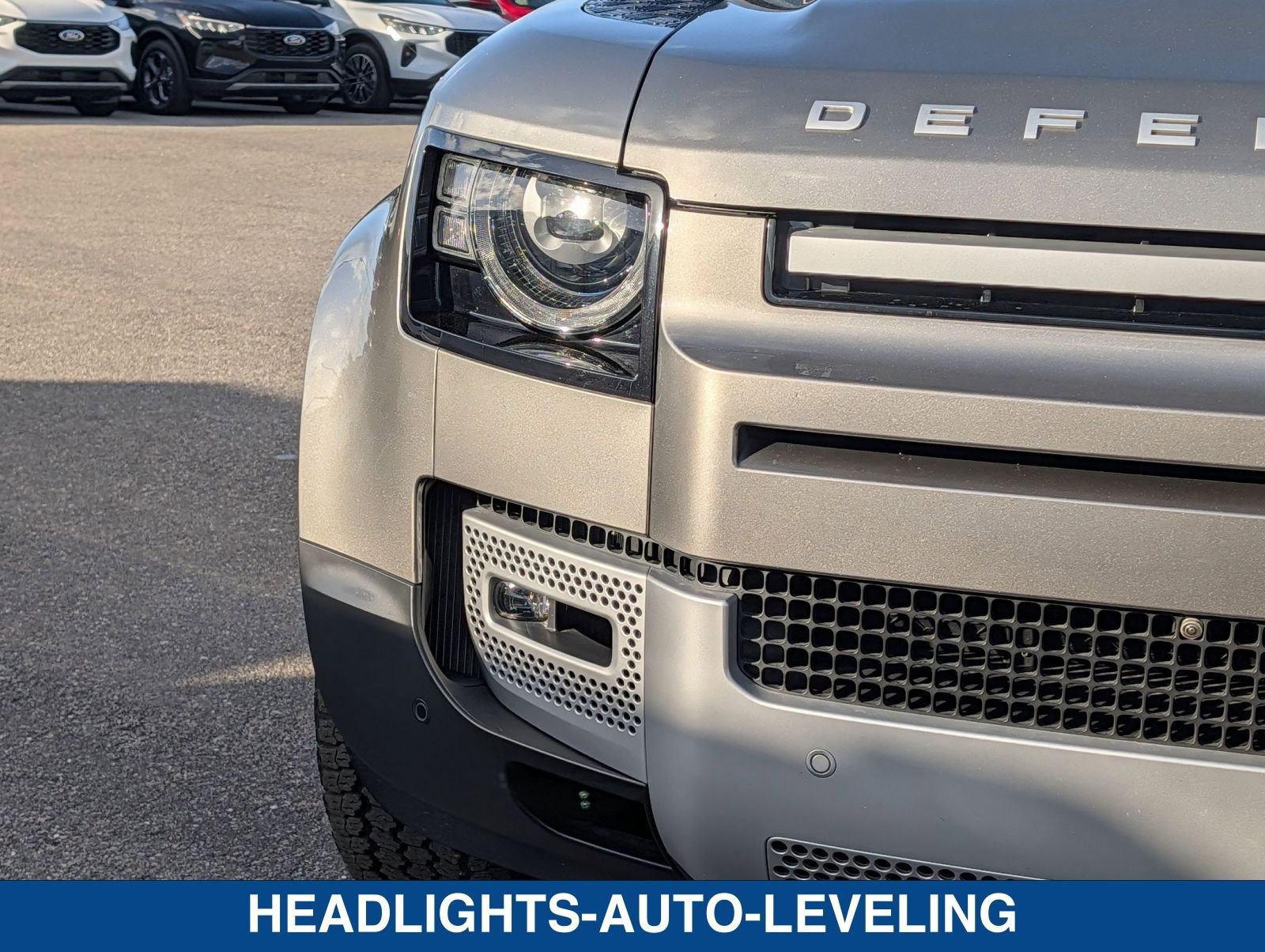 Used 2025 Land Rover Defender 110 S image 9