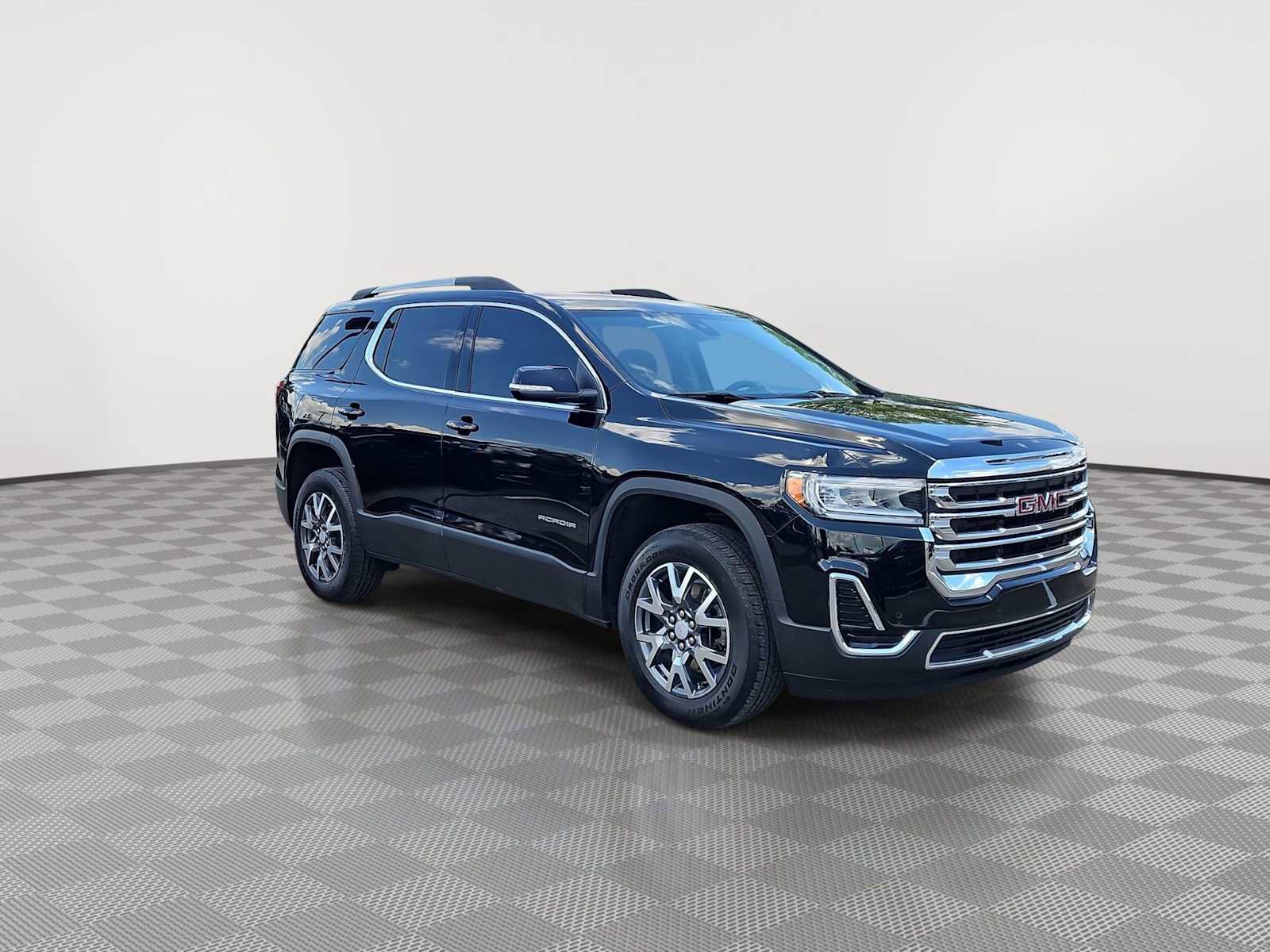 Certified 2023 GMC Acadia SLE w/ Driver Convenience Package FWD image 2