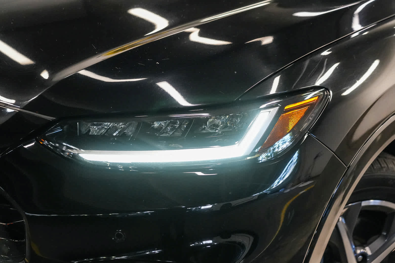 Used 2024 Honda HR-V EX-L image 2