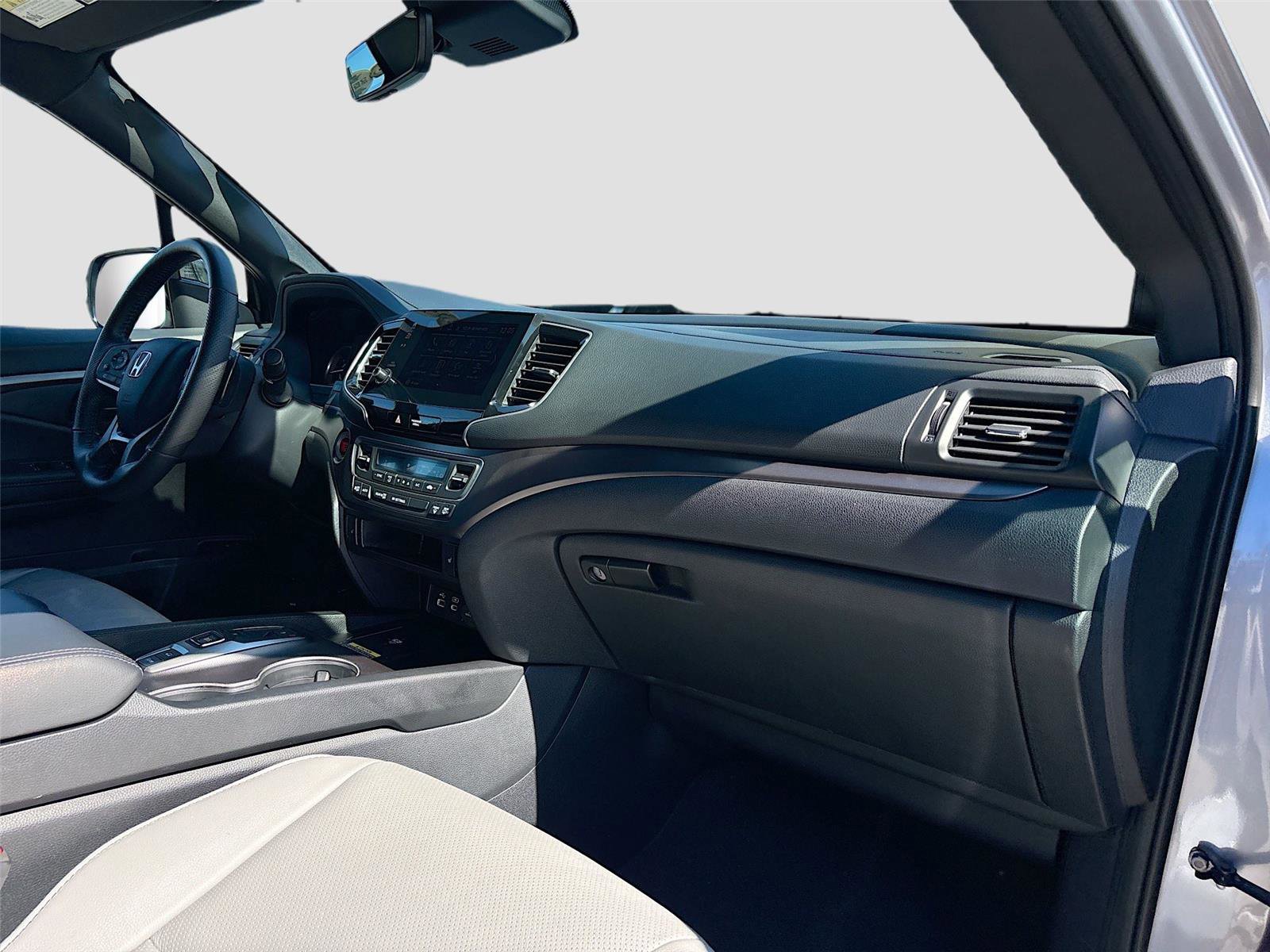 Certified 2025 Honda Passport EX-L image 34