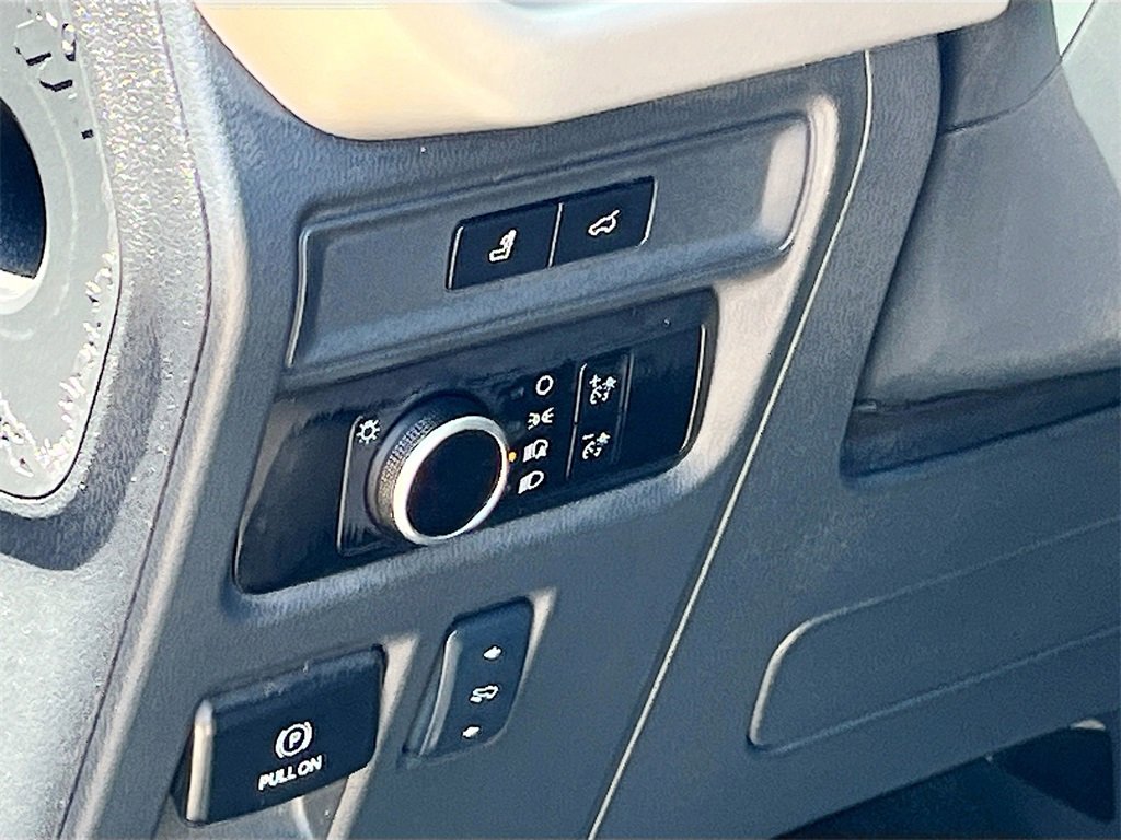 Used 2024 Ford Expedition XLT image 10