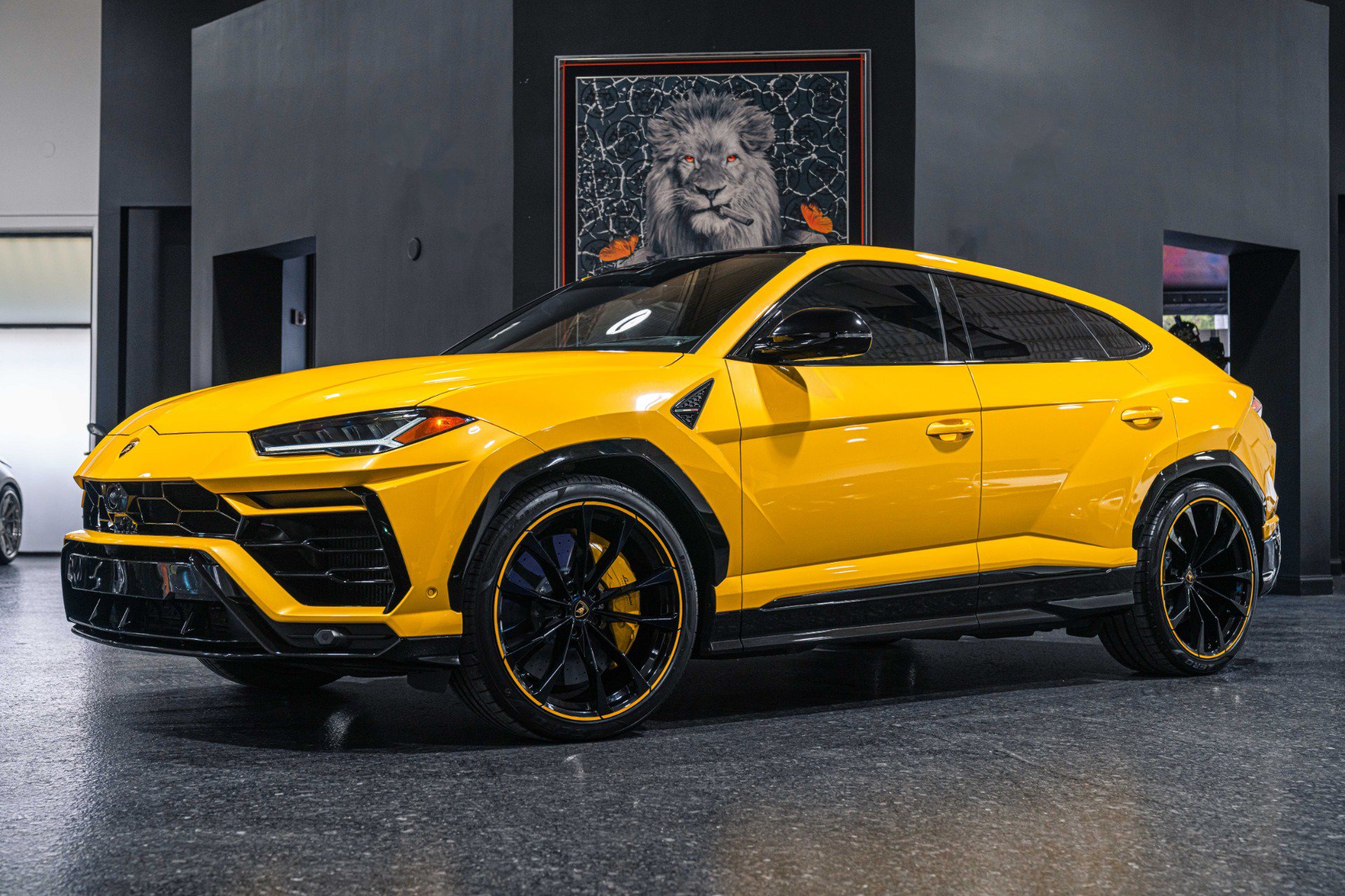 Used 2021 Lamborghini Urus AWD/4WD image 21