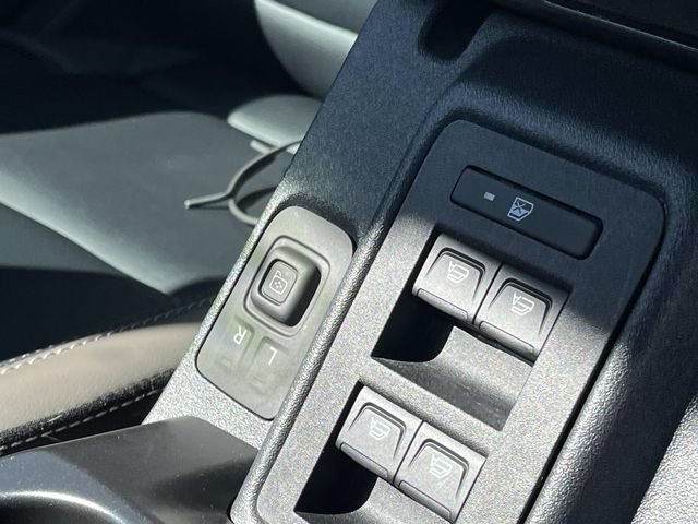 Used 2025 Ford Bronco Outer Banks AWD/4WD image 32
