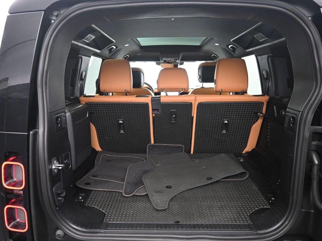 Used 2024 Land Rover Defender 110 V8 image 25