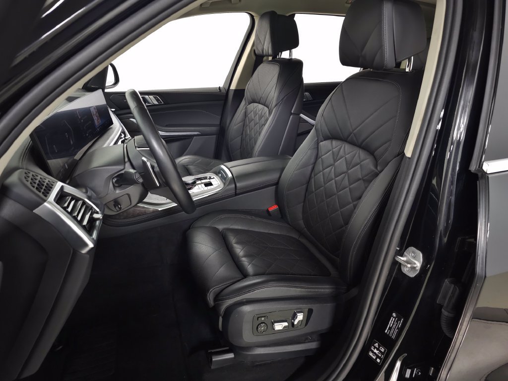 Used 2024 BMW X7 xDrive40i w/ Premium Package AWD/4WD image 17