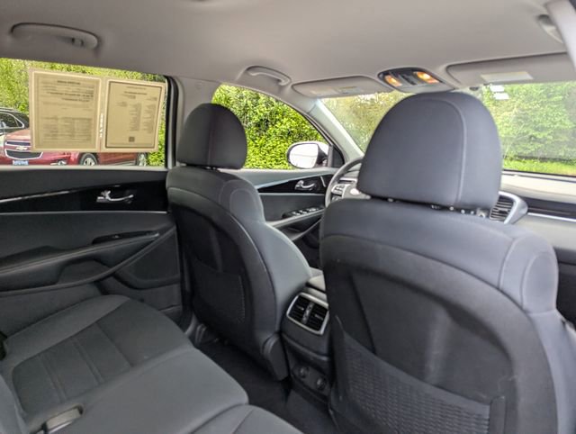 Used 2019 Kia Sorento LX image 32
