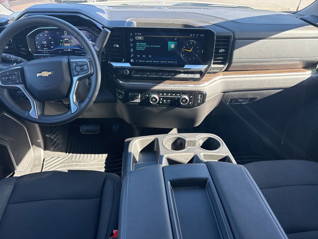 Used 2025 Chevrolet Silverado 1500 LT image 13