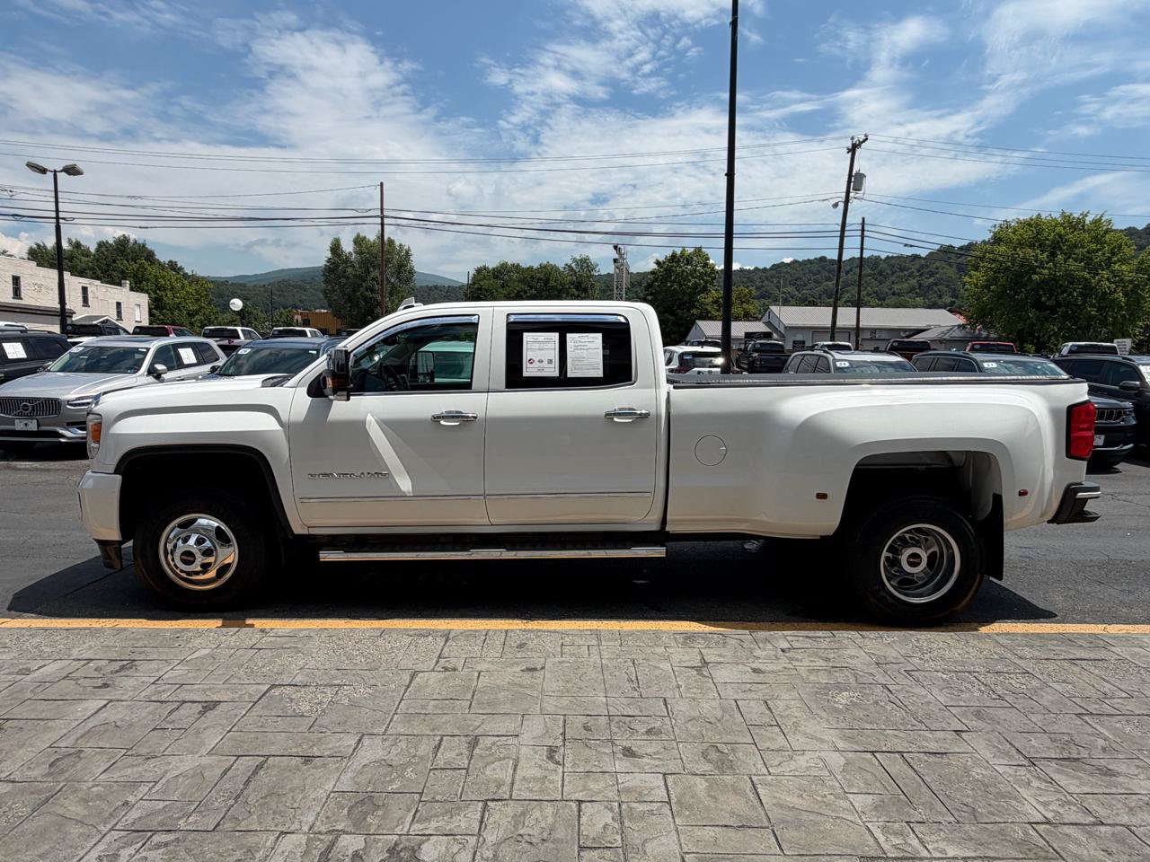 Used 2015 GMC Sierra 3500 Denali w/ Duramax Plus Package AWD/4WD image 5