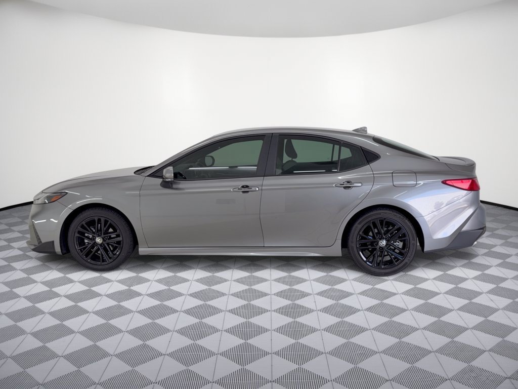 Used 2026 Toyota Camry SE FWD image 2