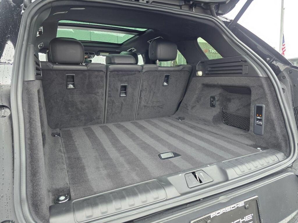 Used 2025 Land Rover Range Rover Sport SE AWD/4WD image 21