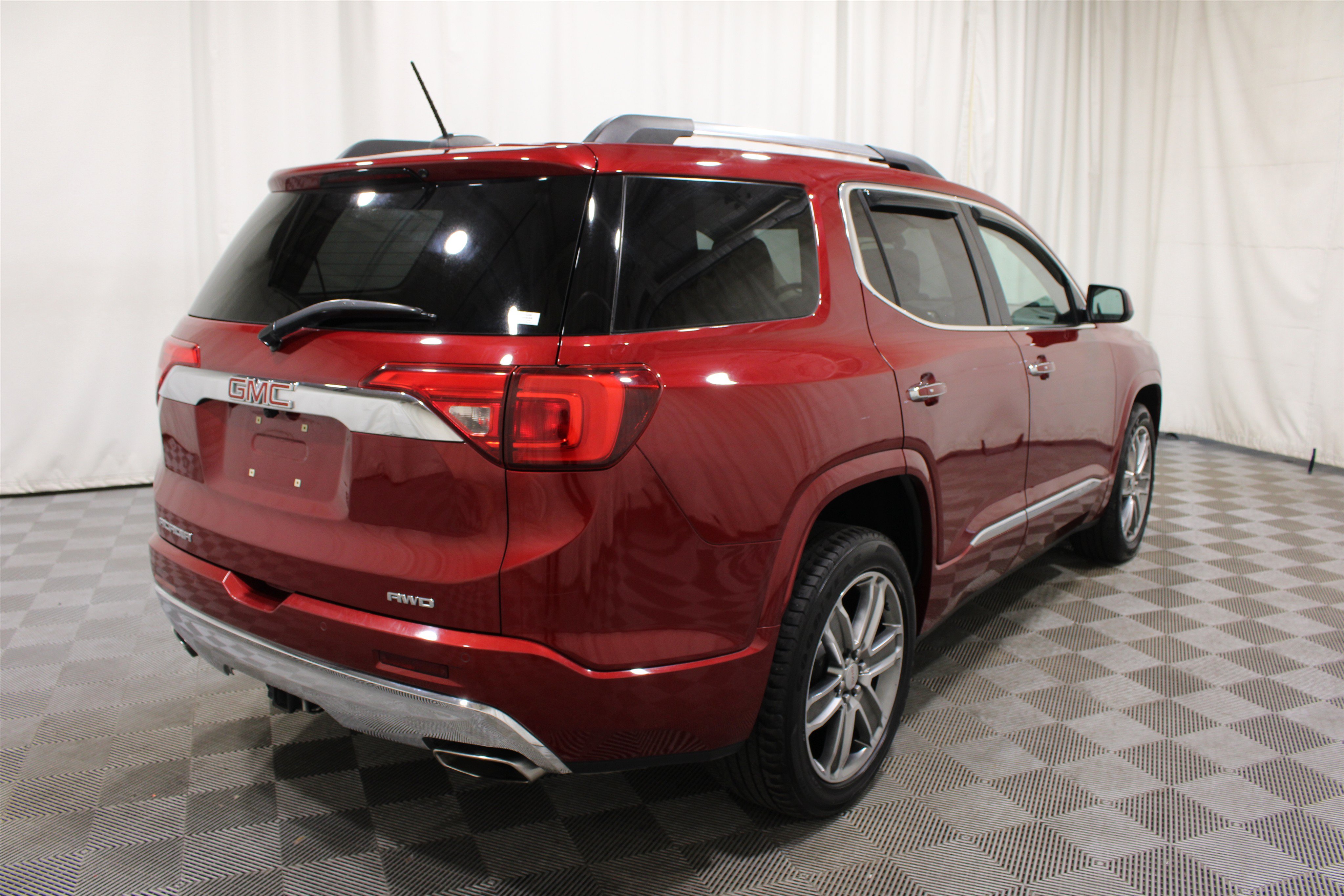 Used 2019 GMC Acadia Denali w/ Technology Package AWD/4WD image 35