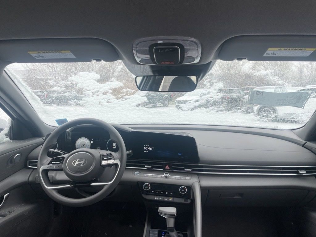 New 2024 Hyundai Elantra SEL w/ Convenience Package image 16