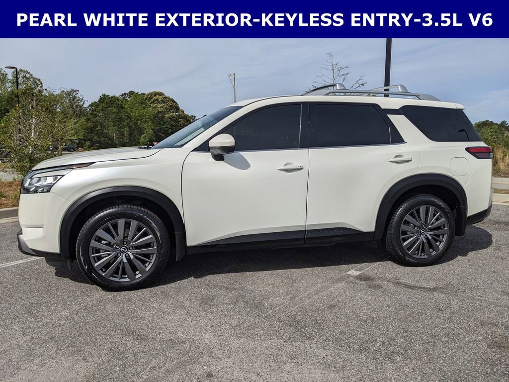 Used 2024 Nissan Pathfinder SL w/ SL Premium Package image 11