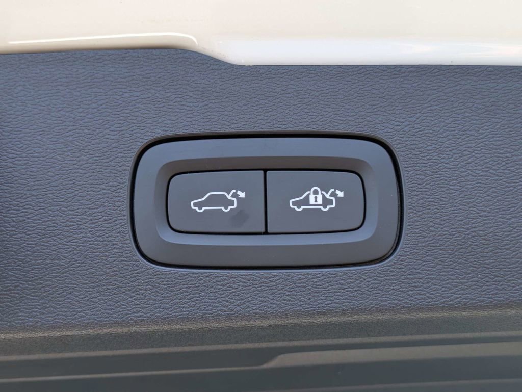 Used 2024 Volvo V60 T8 Polestar image 14