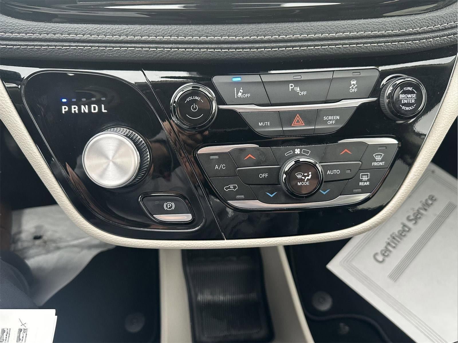 Used 2024 Chrysler Pacifica Select FWD image 33