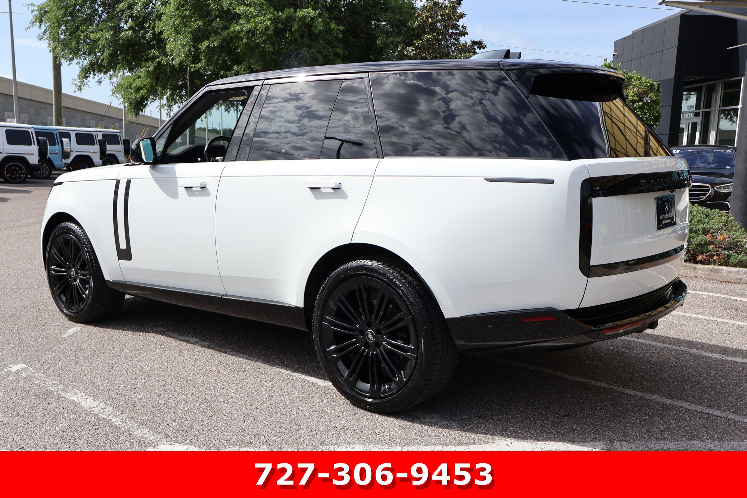 Used 2024 Land Rover Range Rover SE AWD/4WD image 7