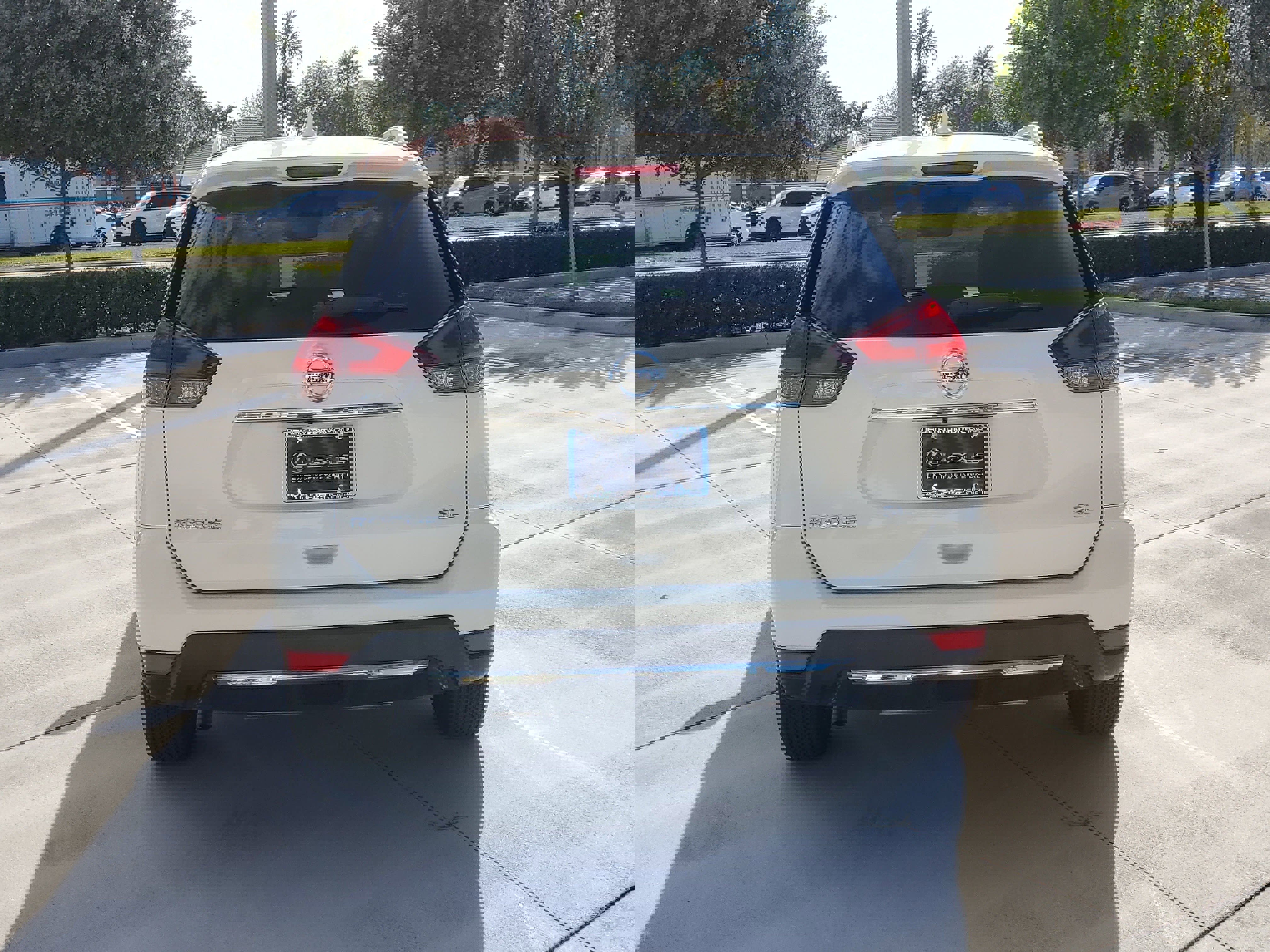 Used 2018 Nissan Rogue SL w/ Premium Package image 9