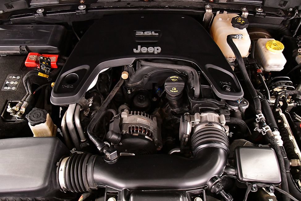 Used 2019 Jeep Wrangler Unlimited Sahara AWD/4WD image 29