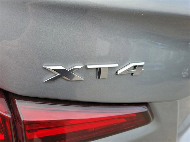 Used 2025 Cadillac XT4 Premium Luxury image 8