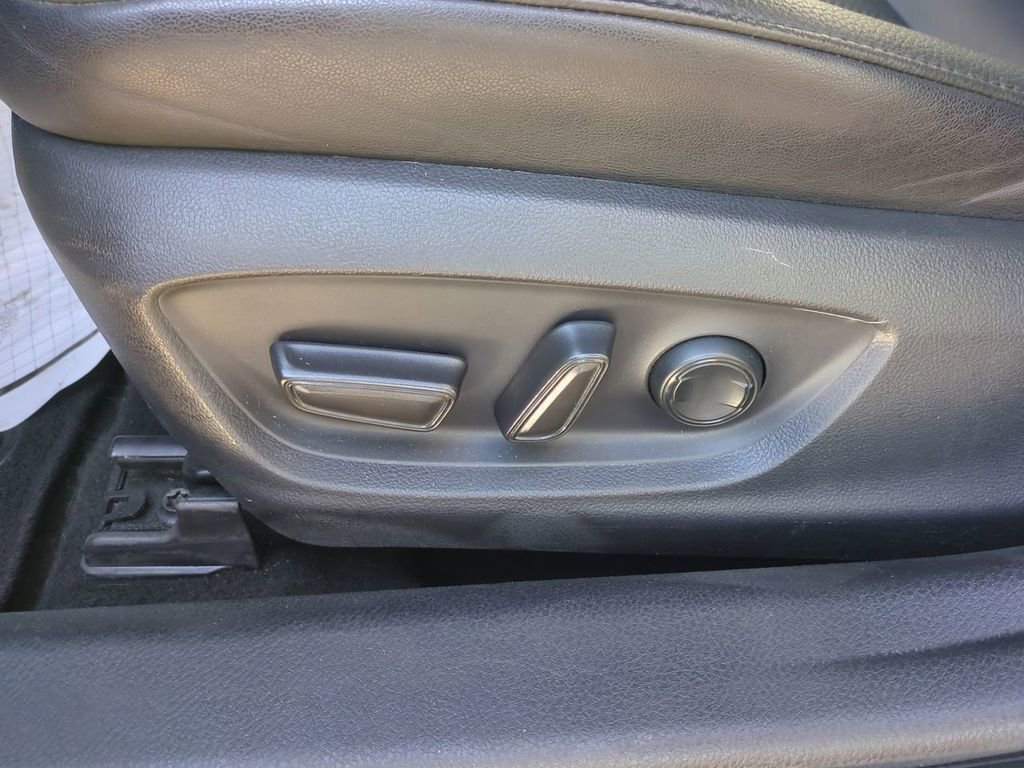 Certified 2022 Toyota Avalon XLE image 19