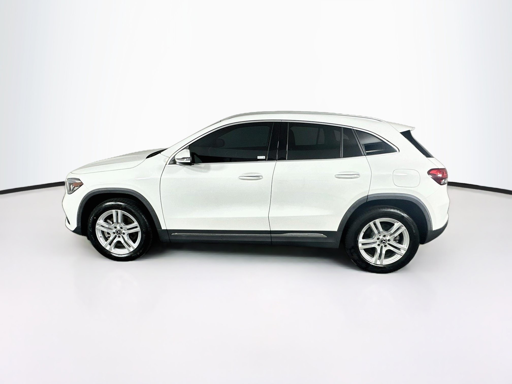 Used 2023 Mercedes-Benz GLA 250 w/ Premium Package image 4