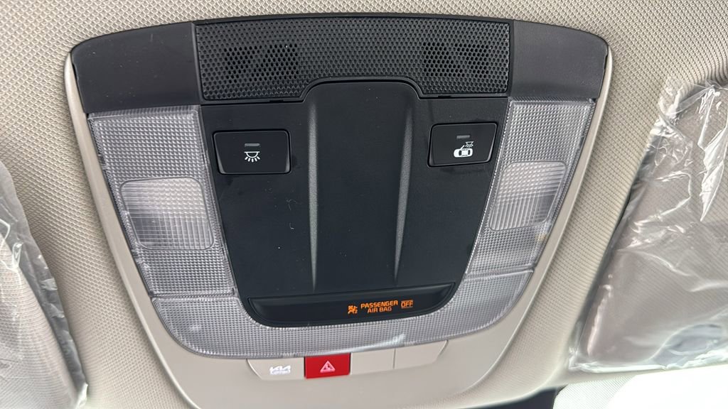 Used 2025 Kia Sorento S image 30