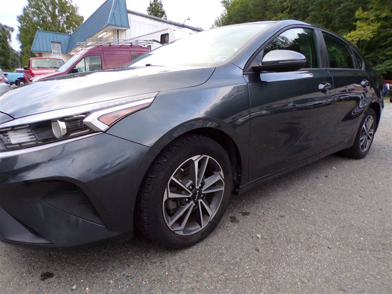Used 2023 Kia Forte LXS w/ LXS Technology Package FWD image 5