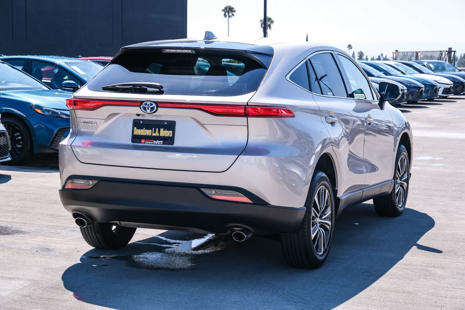 Certified 2024 Toyota Venza LE AWD/4WD image 4