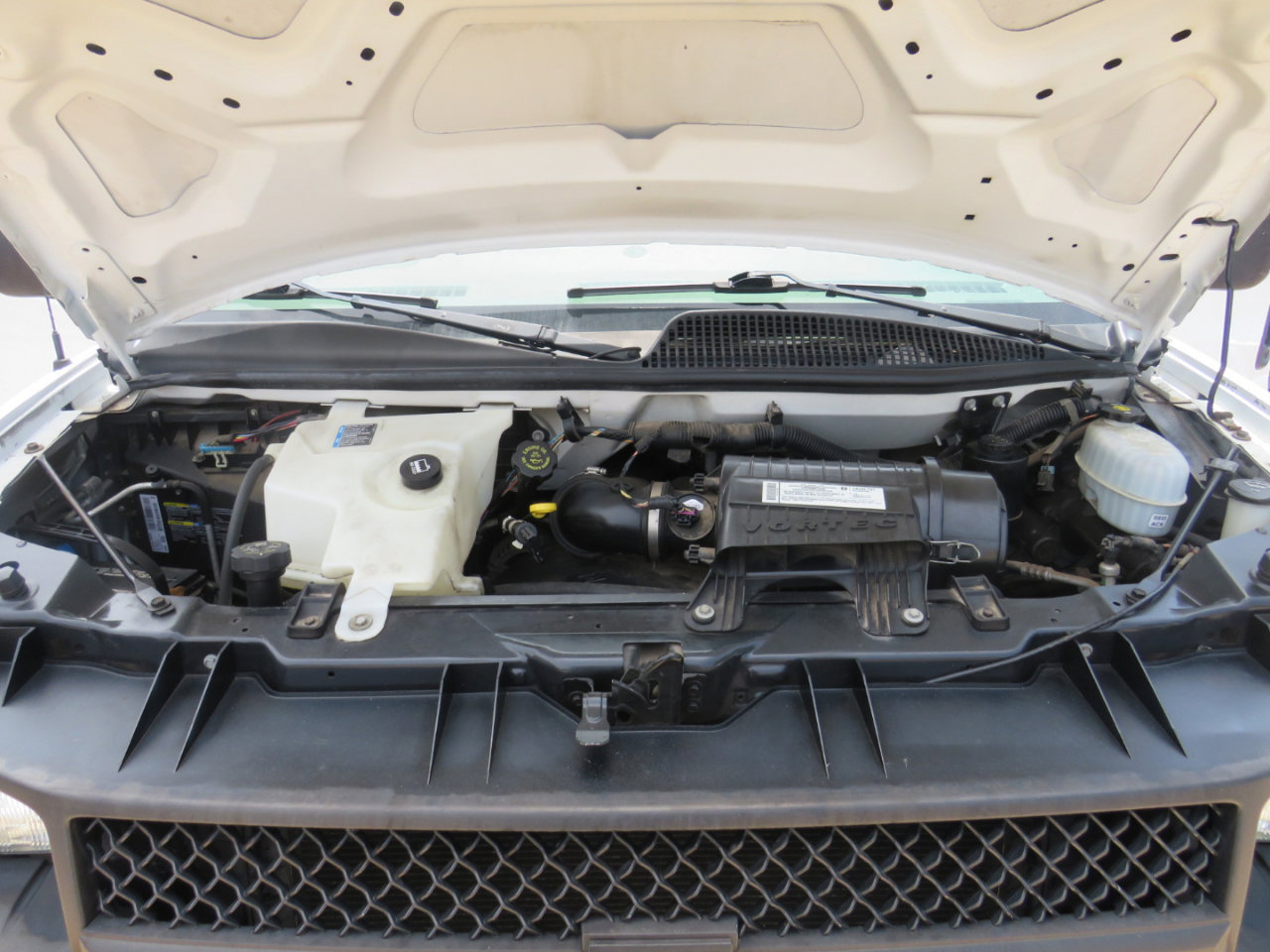 Used 2008 Chevrolet Express 1500 image 25