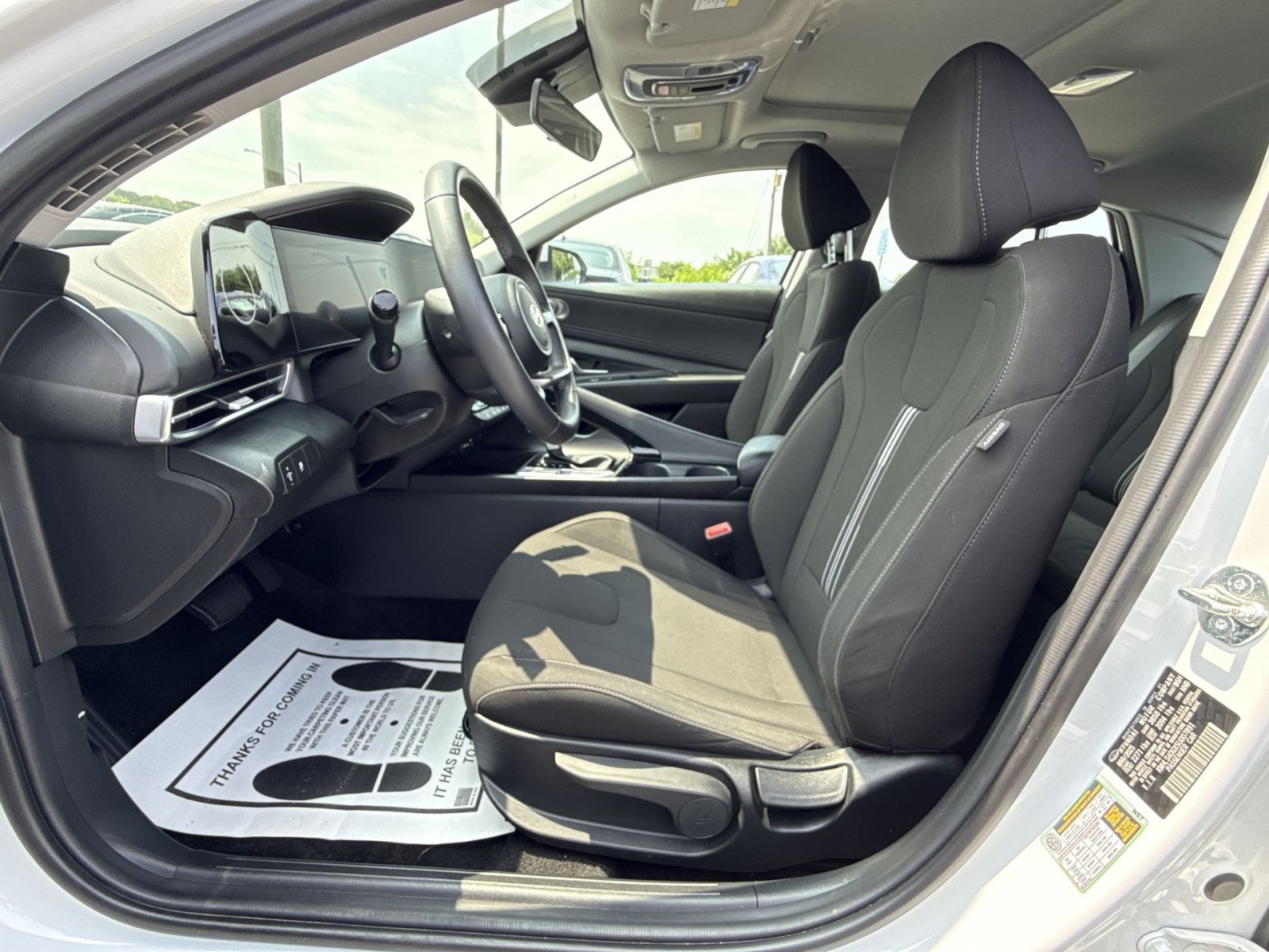 Certified 2025 Hyundai Elantra SEL FWD image 13