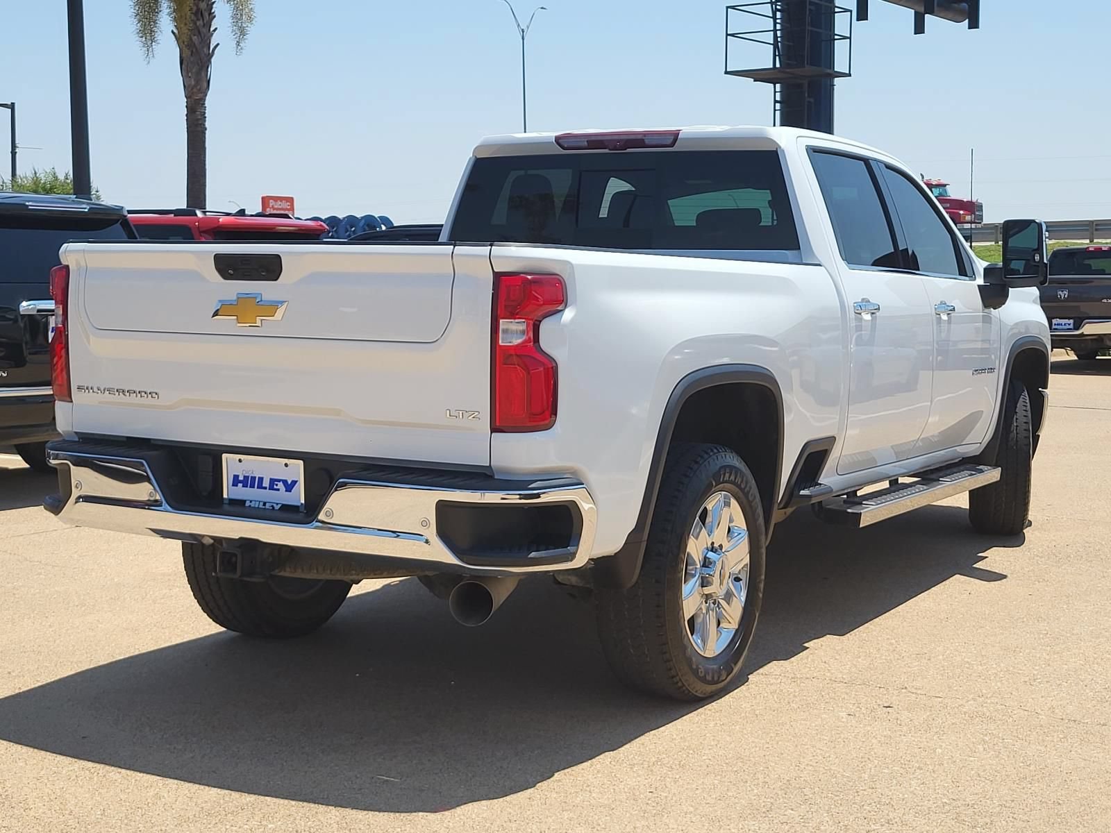 Used 2022 Chevrolet Silverado 2500 LTZ w/ LTZ Premium Texas Edition AWD/4WD image 4