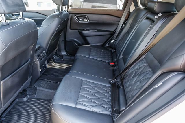 Used 2022 Nissan Rogue Platinum w/ Head-Up Display Package image 17