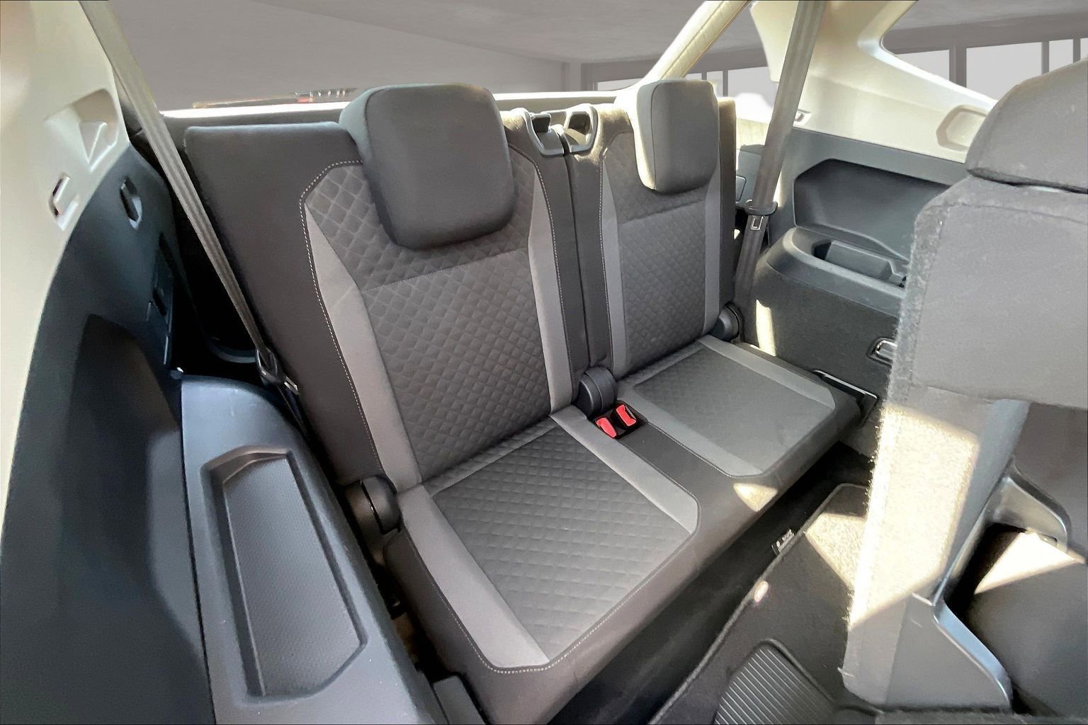 Used 2020 Volkswagen Tiguan S image 26