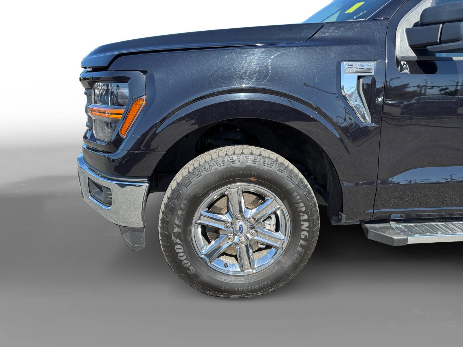Used 2025 Ford F150 XLT w/ Equipment Group 301A Standard AWD/4WD image 9