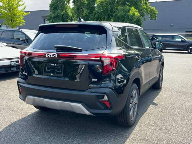 Used 2026 Kia Seltos LX AWD/4WD image 5
