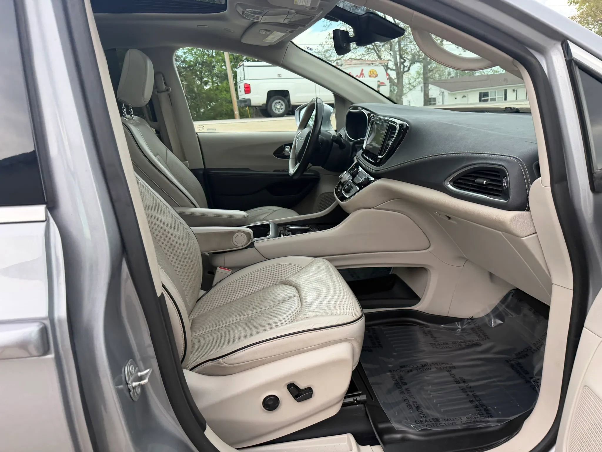 Used 2021 Chrysler Pacifica Limited image 50