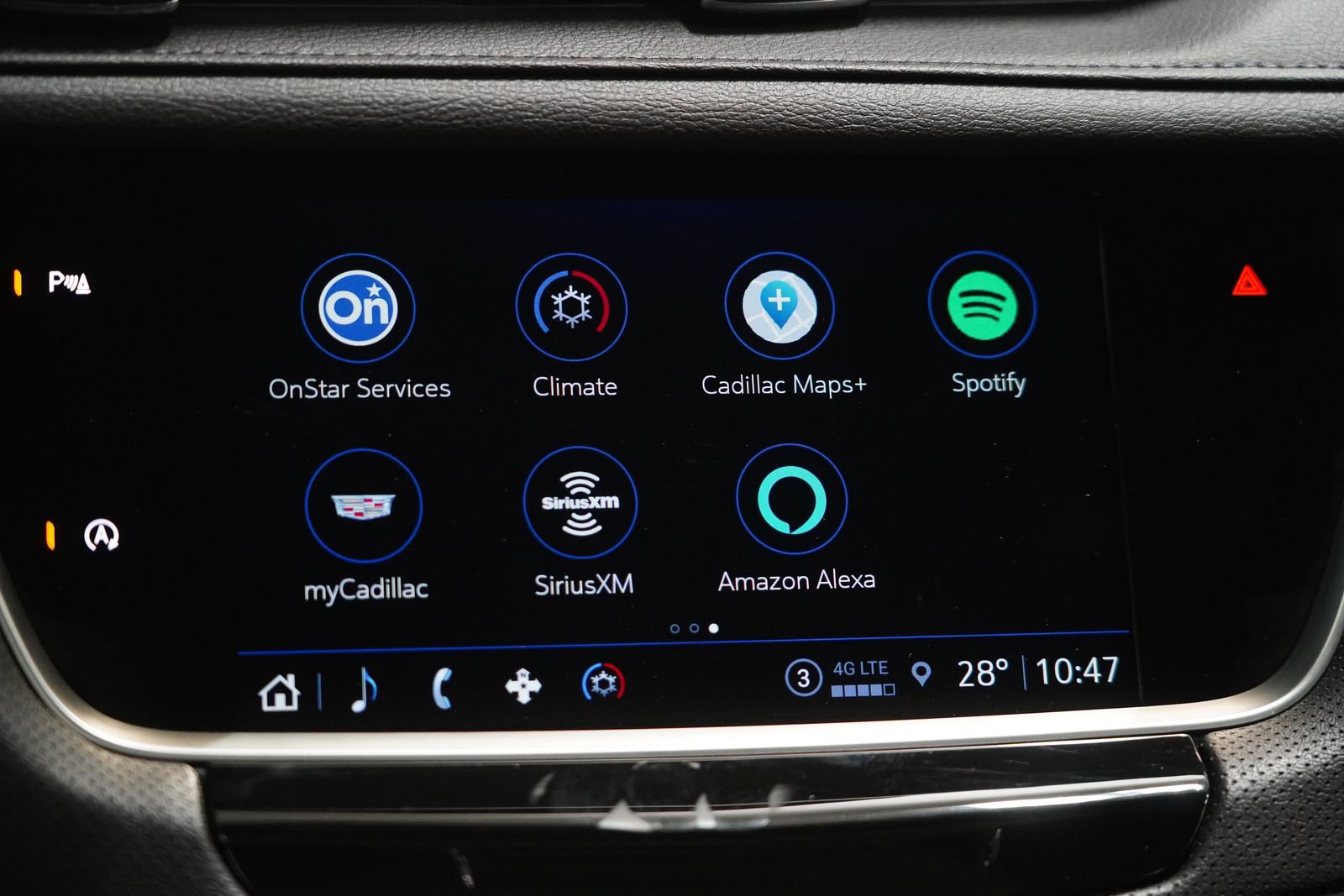 Used 2022 Cadillac XT5 Premium Luxury w/ LPO, Floor Liner Package image 25