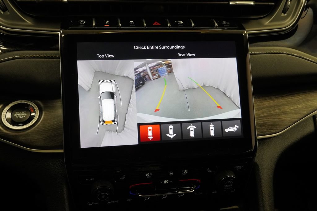 Certified 2023 Jeep Grand Cherokee Limited w/ Luxury Tech Group II AWD/4WD image 33
