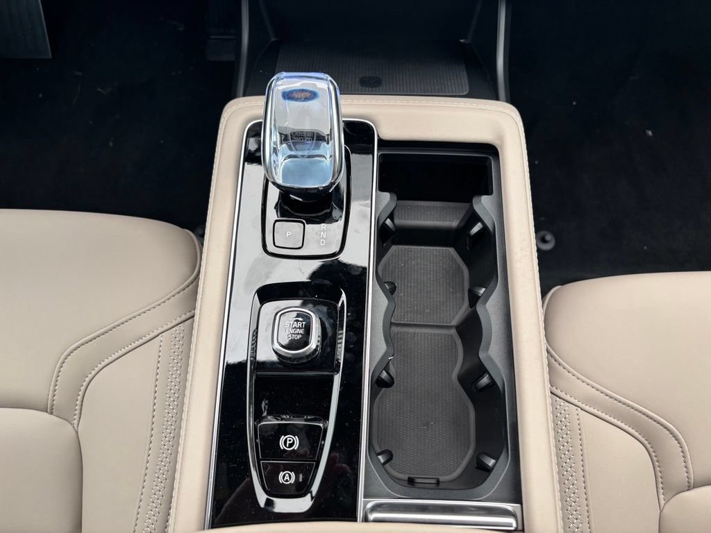 New 2026 Volvo XC90 B5 Core w/ Protection Package Premier AWD/4WD image 13