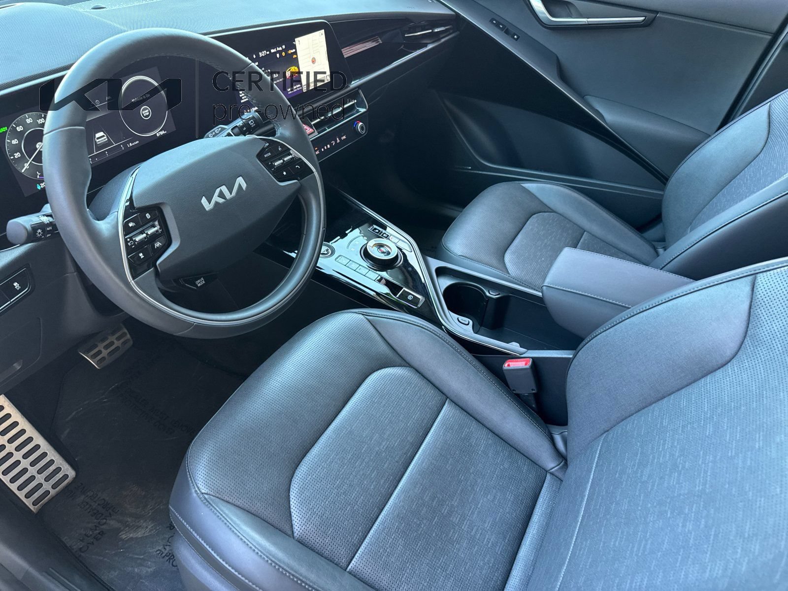 Certified 2024 Kia Niro Wave w/ Wave Preserve Package FWD image 11