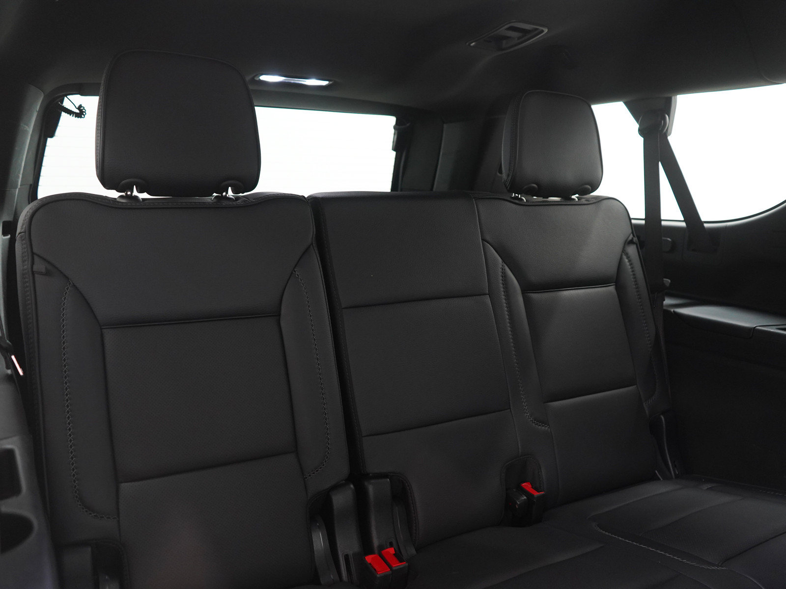 Used 2025 GMC Yukon XL Denali AWD/4WD image 14