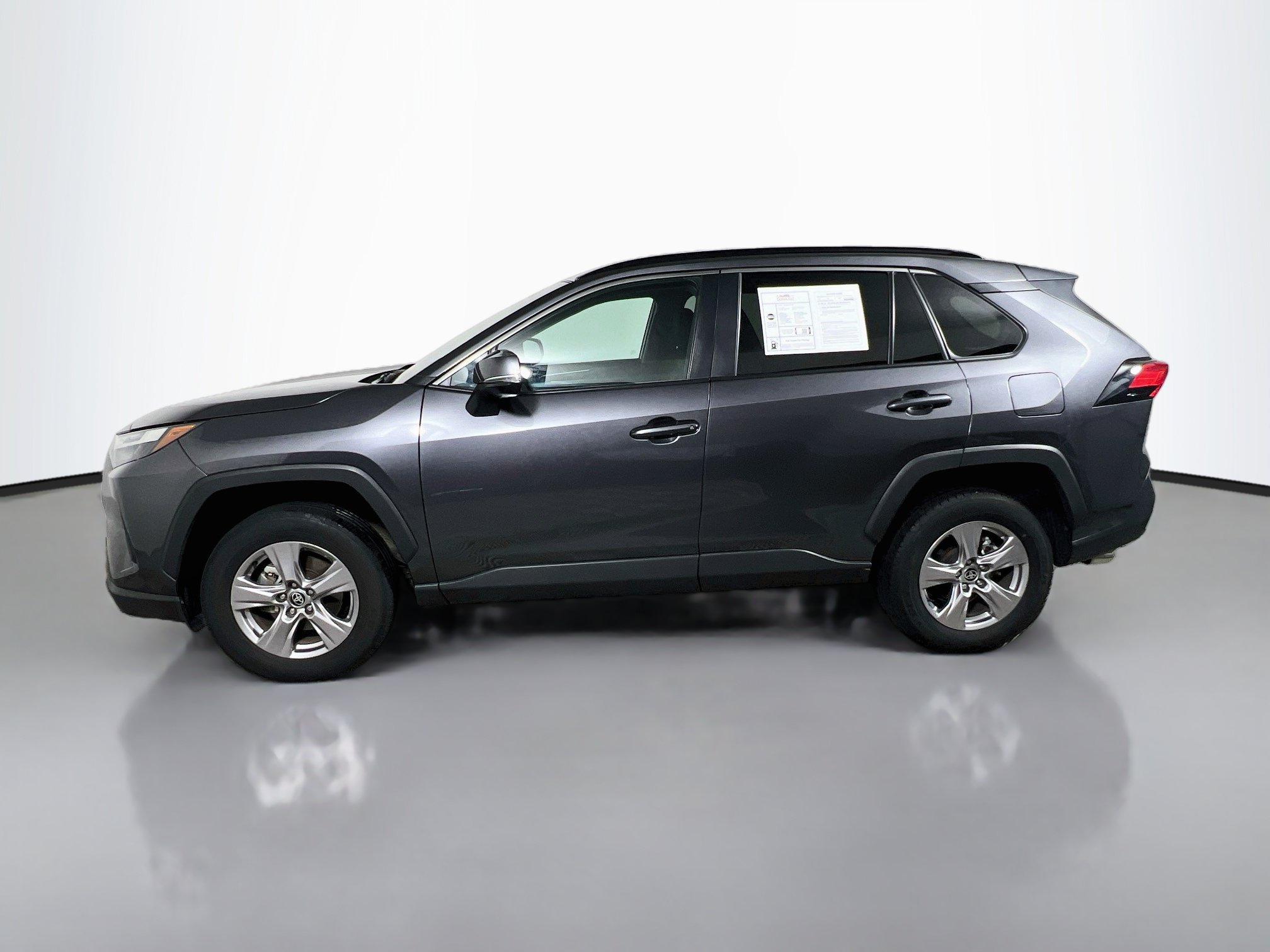 Used 2025 Toyota RAV4 XLE FWD image 9